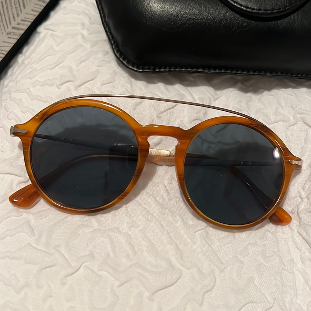 Person sunglasses